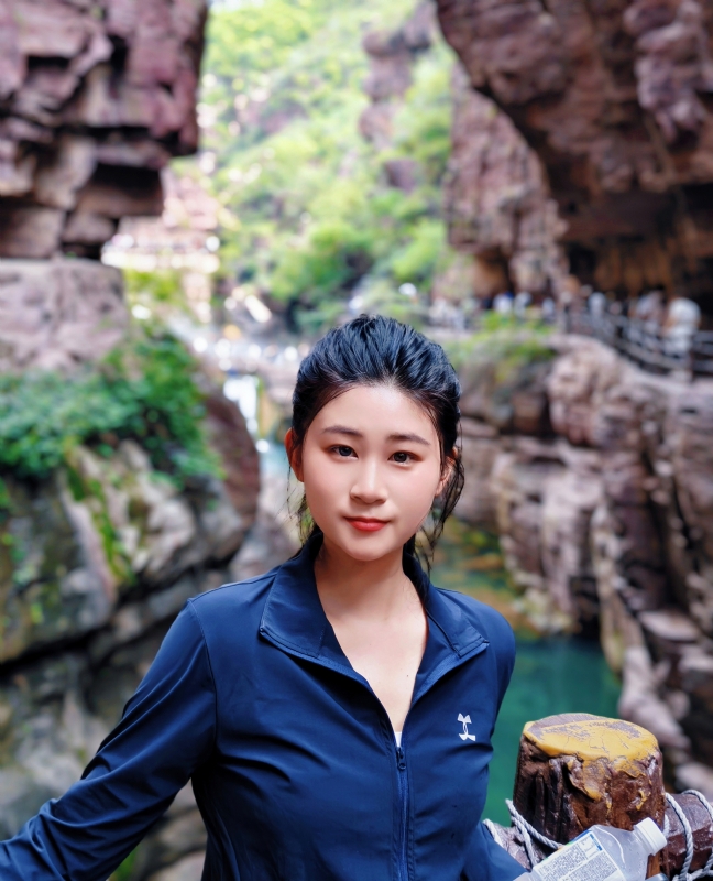 小S的第二张照片--郑州闪婚服务中心